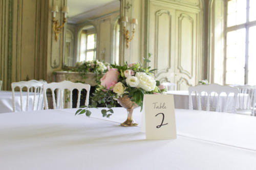 Centre de table champêtre en pivoines aromatique fleuriste mariage