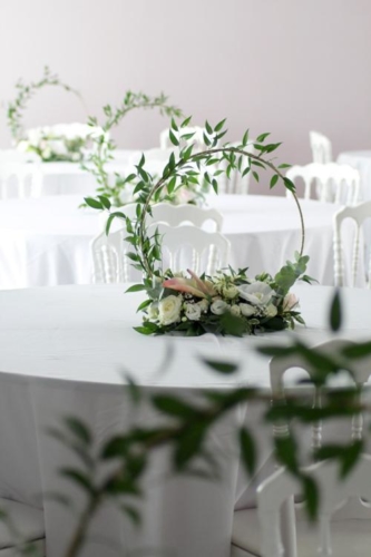 Centre de table cerceau lumineux original aromatique fleuriste mariage