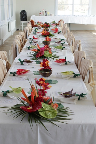 Centre de table coloré et exotique aromatique fleuriste mariage