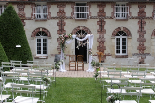 décor de cérémonie à la ferme du roy