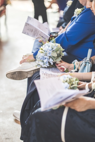 Petit bouquet bleu pour les demoiselles d'honneur