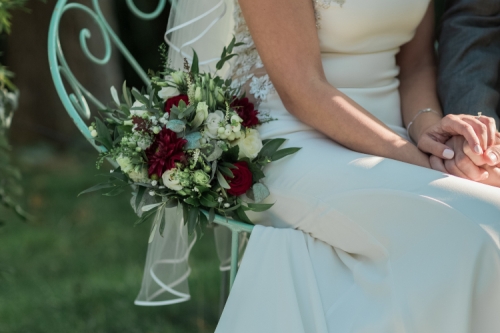 Bouquet de mariée blanc et bordeaux