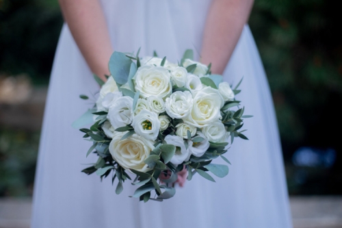 Bouquet de mariée en fleurs blanches