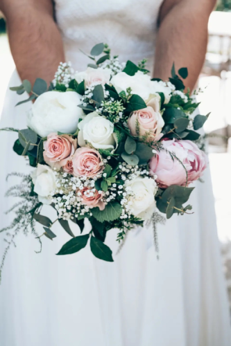 Bouquet de mariée champêtre blanc et rose