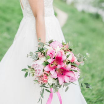 Bouquet de mariée dans les tons roses