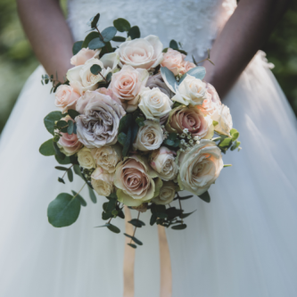 Bouquet de mariée mélange de roses