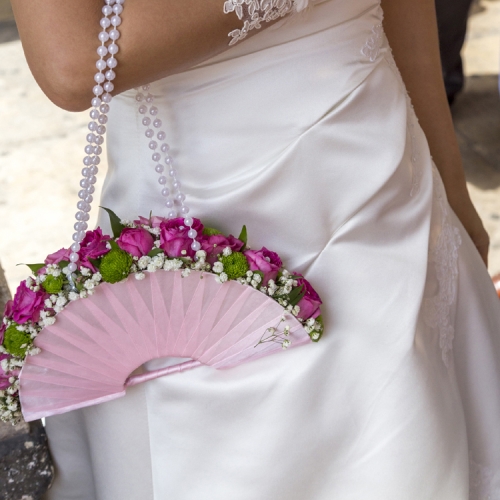 Bouquet de mariée en forme de sac à main