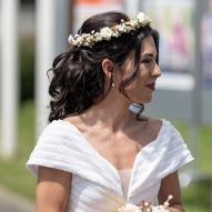 Mariée avec couronne de fleurs bohème