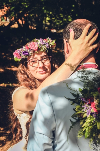 Couronne en grosses fleurs roses et violettes