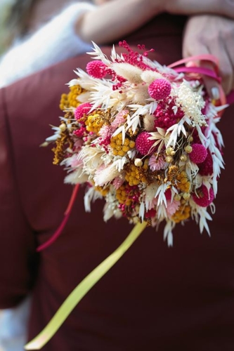 Bouquet de fleurs séchées multicolores